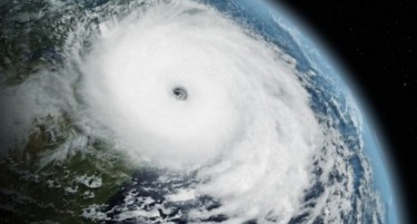Нова бура бесенее во Атлантскиот Океан: Кој остров може да биде погоден?