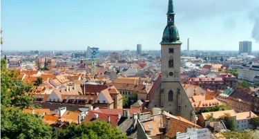 СРБИНКА РАСКАЖУВА: Детали за работата во Словачка кои не сте ги знаеле