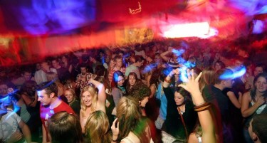 Владата прифаќа да им плати три кирии на ноќните клубови