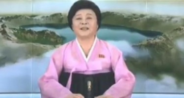 (ВИДЕО) Спикерката на Ким Џонг Ун за малку ќе полеташе од среќа соопштувајќи за лансираната ракета