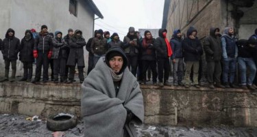 Специјалци ги смирувале мигрантите кои се тепале во Обреновац