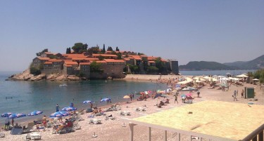 Нови правила за Црногорските плажи: Нема веќе плаќање влез и лежалки