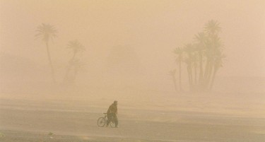 Сахара доаѓа во Европа: Силни ветрови во наредните денови донесуваат песок