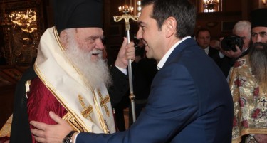 Ципрас ја смирува Грчката црква - Во преговорите ќе гo внесе и црковниот аспект на името