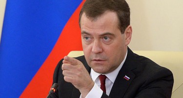 Медведев: Биткоинот можеби ќе исчезне, но не и неговата технологија