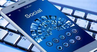 КРАЈ НА СЕНЗАЦИОНАЛИЗМОТ И ЛАЖНИТЕ ВЕСТИ: Фејсбук ќе им дава приоритет на „доверливите“ медиуми