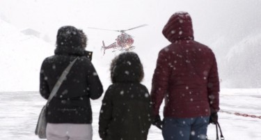 (ФОТО) Снежна бура зароби туристи во познат ски центар во Швајцарија