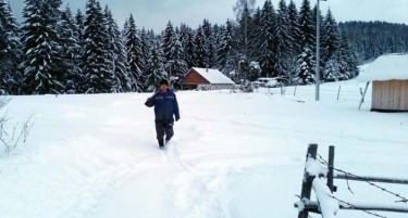 (ФОТО) Снежно невреме блокираше делови од Србија