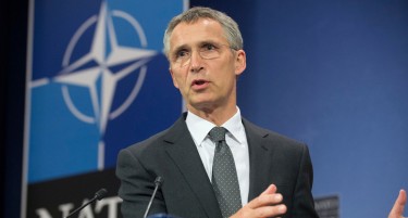 НАТО бара Русија да престане со мешањето на Балканот