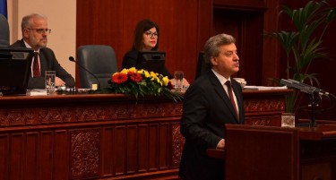 Мамка за Иванов: Потпиши го Законот па носи го на Уставен
