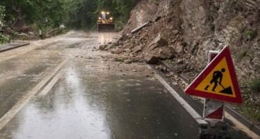 Пропадна дел од улица на Водно