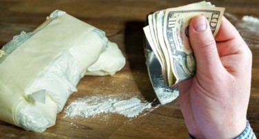 (ВИДЕО) НЕОБИЧНО: Во ова село храна плаќаат со кокаин