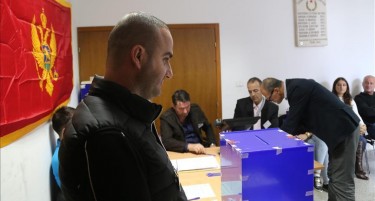 Црна Гора гласа за нов претседател - Ѓукановиќ убеден во победата