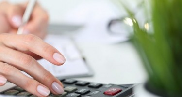 Директор на училиште противзаконски си земал поголема плата седум години