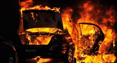 Дете во последен момент извадено од автомобил што се запалил во Тетово