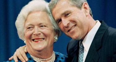 Почина Барбара Буш