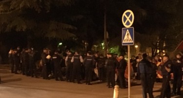 Протест пред резиденцијата на Иванов