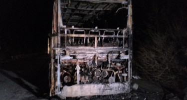 Целосно изгоре автобус што превезувал луѓе од Бугарија кон Македонија
