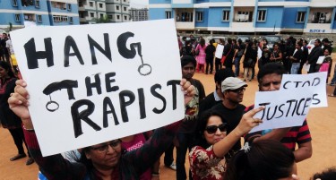 По епидемијата на напади Индија со смртна казна за силувачите на девојчиња