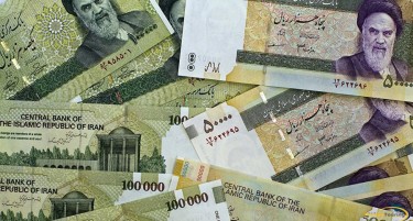 Во Иран масовно се купуваат долари
