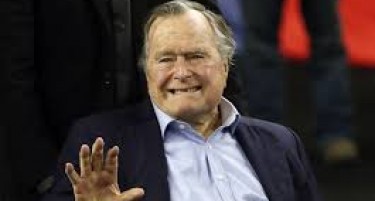 По смртта на Барбара, Буш заврши во болница