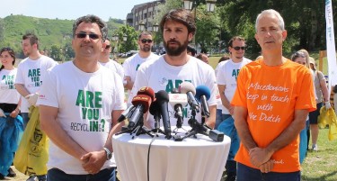 Нова заедничка волонтерска еко–акција за чистење на кејот на Вардар