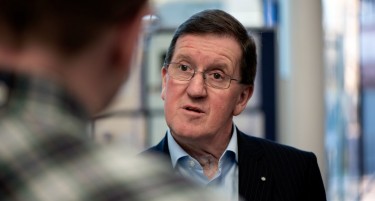 Џорџ Робертсон: Бидете амбициозни