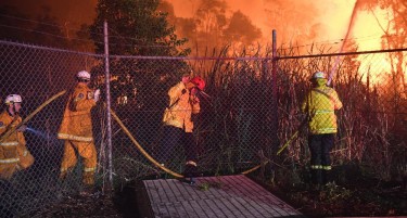 Во една земја беснеат  повеќе од 70 шумски пожари