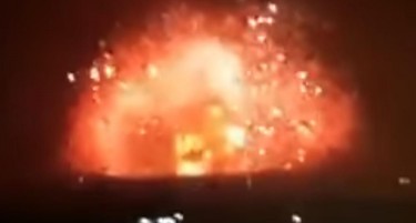 (ВИДЕО) НОВ ЖЕСТОК УДАР НА СИРИЈА: Силни експлозии предизвикаа земјотрес-има жртви
