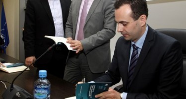 Шекеринска му се налути на Наумовски