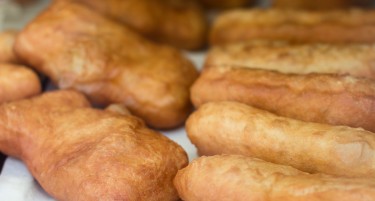 Пронајдени 300 килограми затруени пирошки наменети за прослави