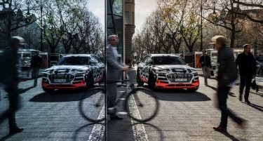 Под висок напон: Прототипот Audi e-tron во Фарадеев кафез