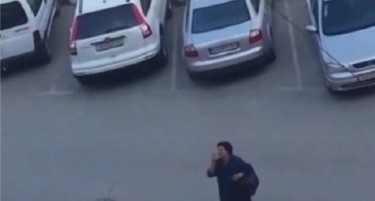 (ВИДЕО) СЕРЕНАДА ЗА ГРУЕВСКИ: Постара жена му пееше под прозорец