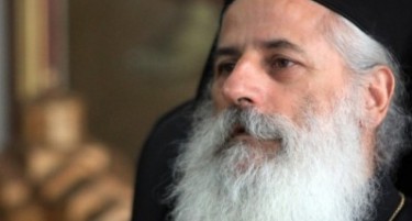 Владиката Петар напуштил театарска претстава, се симулирале сцени на секс