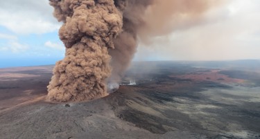 На Хаваи блокирано, десет дена борба со вулкан