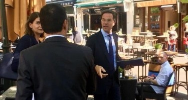 Димитров го сретна холандскиот премиер на улица