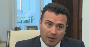 Заев твитна: Македонија и Грција го зајакнуваат пријателството, можеме до решение