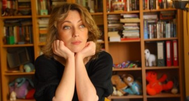 Јасна Котеска потсети на ветувањето да се симне железната ограда