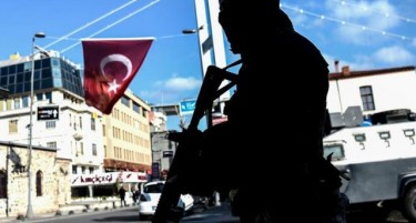 Изречени „пеколни“ казни за обидот за државен удар во Турција