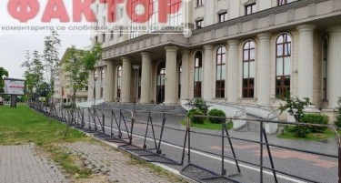 Пред судот се собираат симпатизери на Груевски