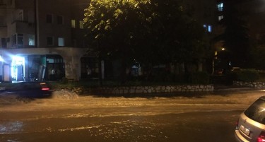 (ВИДЕО) Циклонот Владимир беснее во Скопје