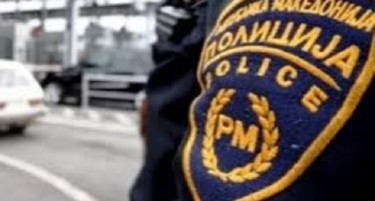 Прилепчанец заврши во притвор откако повреди полицајци бегајќи им со возило