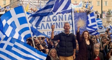 ДЕНЕС МАКЕДОНИЈА ВО БРИСЕЛ ГЛАВНА ТЕМА: Спорот со името носи и нови протести во Грција!