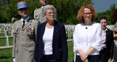 Дали Франција ретерира? „Нон пејперот“ не е официјален документ