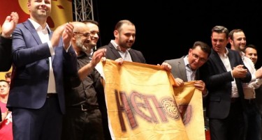 (ФОТО) Тони Михајловски со нов имиџ и „воинствен“ говор