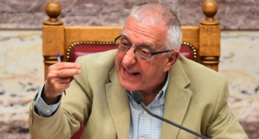 Какламанис вели дека договор со македонски јазик и нација нема да помине во Грција