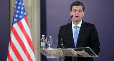 Дали САД со диломатија ќе помогне за решавање на името?