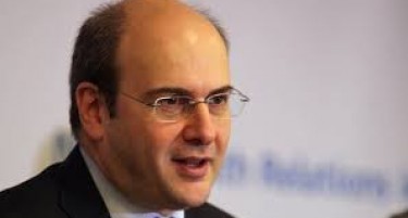 Влијателен грчки опозиционер не може да се помири само со промена на името