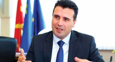 ПО ТЕЛЕФОНСКИОТ РАЗГОВОР СО ЦИПРАС: Заев очекува на јавноста да и соопшти убави вести