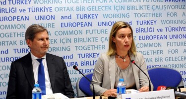 Хан и Могерини: Договорот е во интерес на двете земји, регионот и нашата Унија во целина